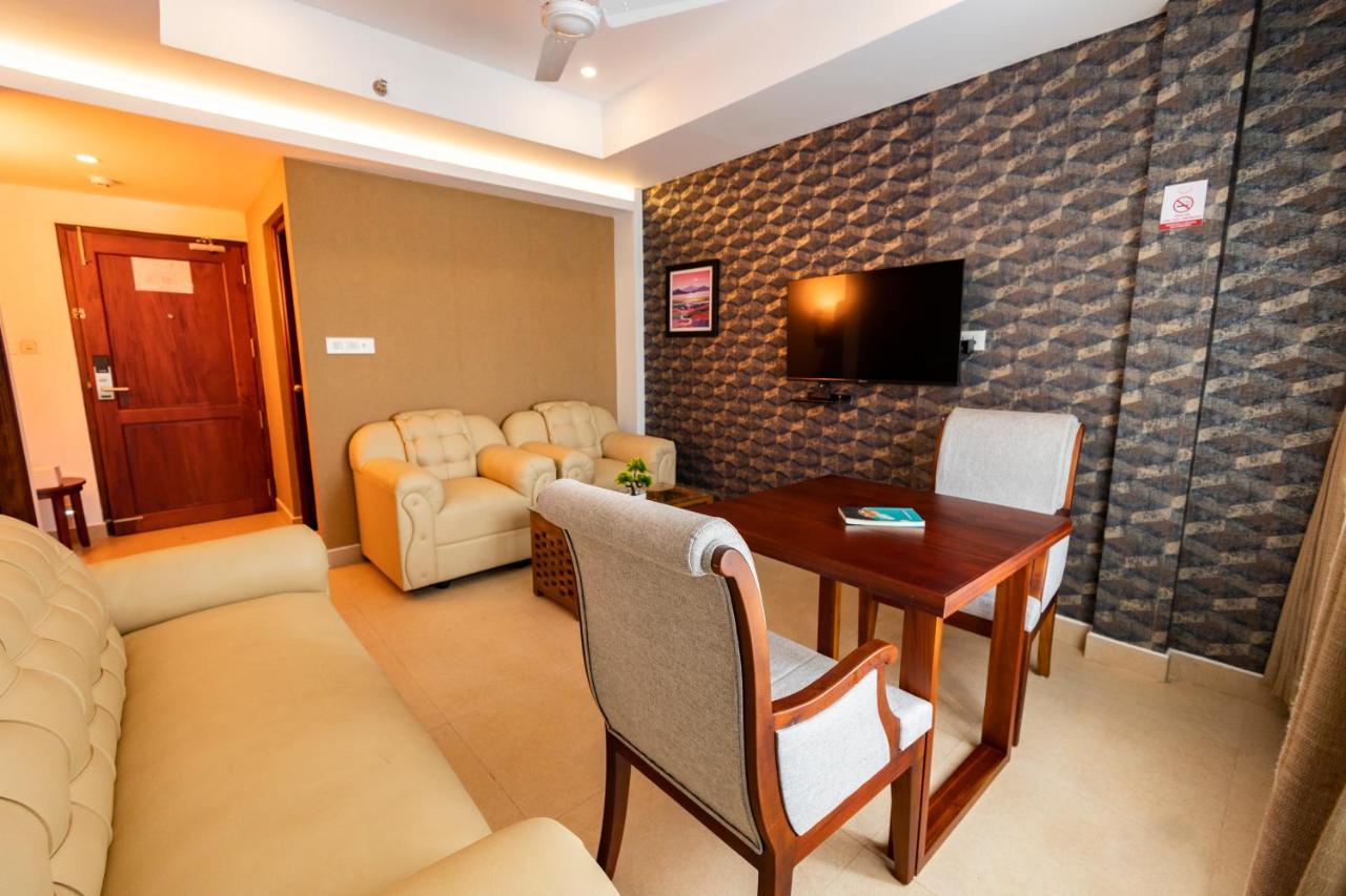 Hotel Dev Residency à Thiruvananthapuram Extérieur photo