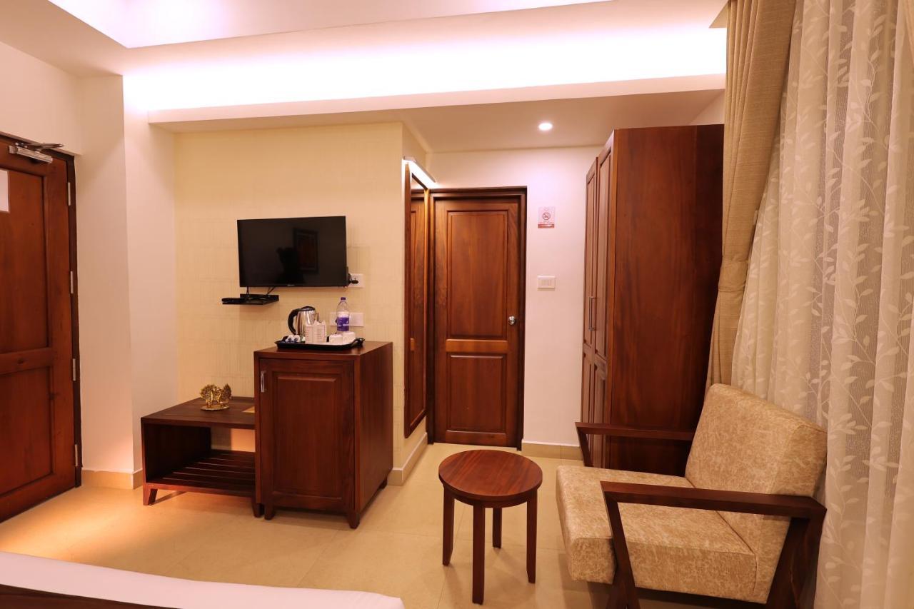 Hotel Dev Residency à Thiruvananthapuram Extérieur photo