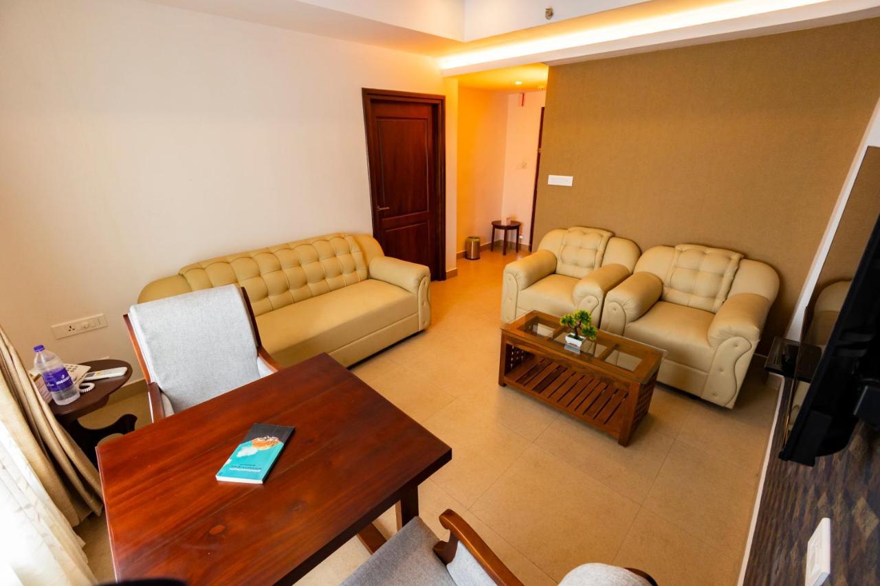 Hotel Dev Residency à Thiruvananthapuram Extérieur photo