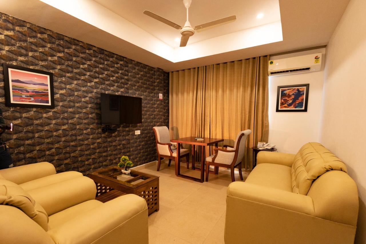 Hotel Dev Residency à Thiruvananthapuram Extérieur photo